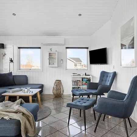Cozy In With Sauna Semesterbostad